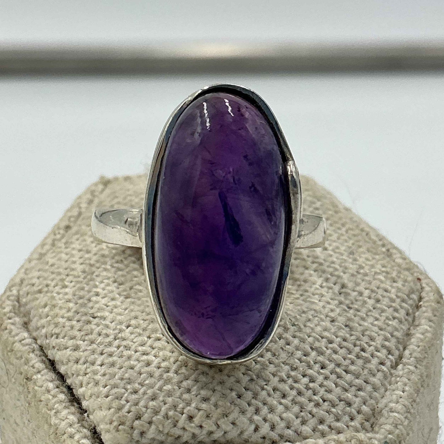 Sterling Silver Oval Wave Amethyst Ring – Size 8 – Calm, Intuition & Spiritual Protection