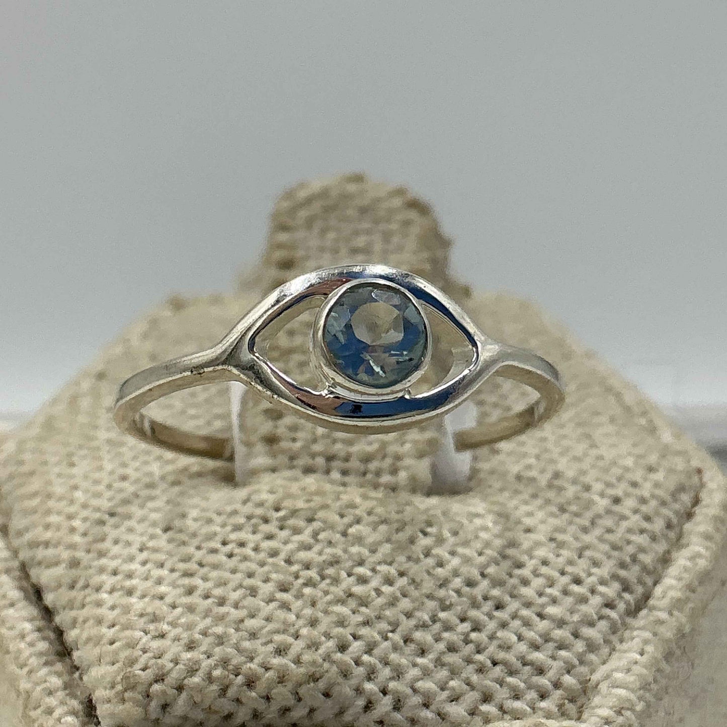 Sterling Silver Aquamarine Eye Ring- Size 9 - Peace, Courage & Clear Communication