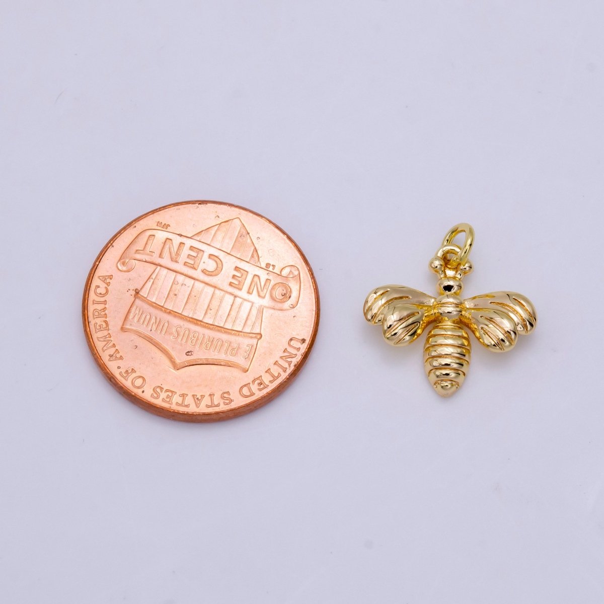 24k Gold Filled Bee Pendant Charm, Insect Bug Pendant Charm, Gold Filled Animal Pendant, For DIY Jewelry C-819
