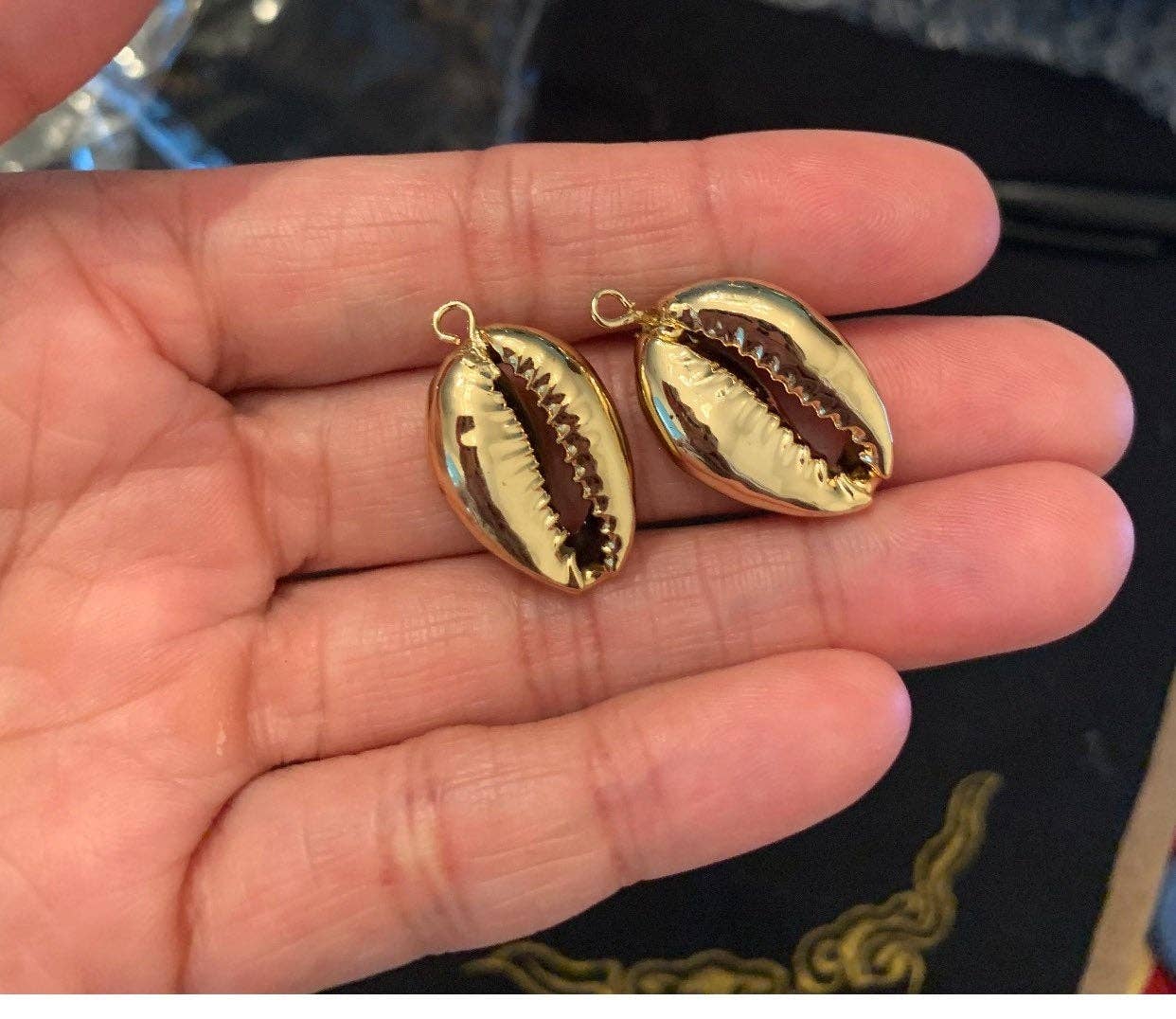 Full Silver Plated Natural Cowrie Shell Pendant,SKU# V100