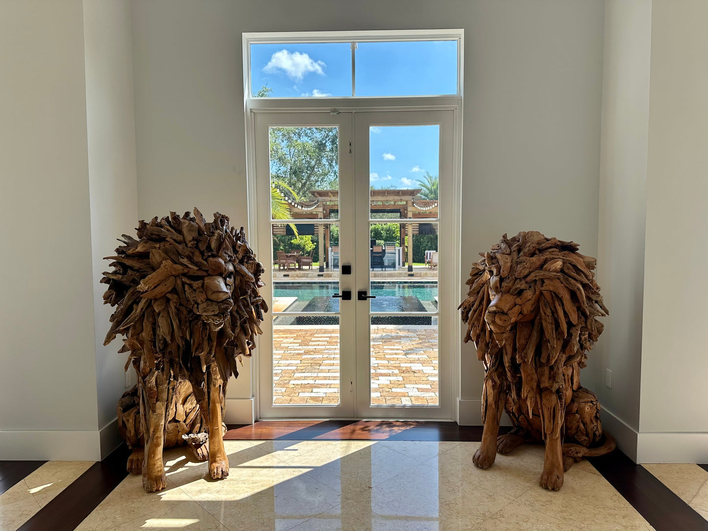 Teak Lion XL