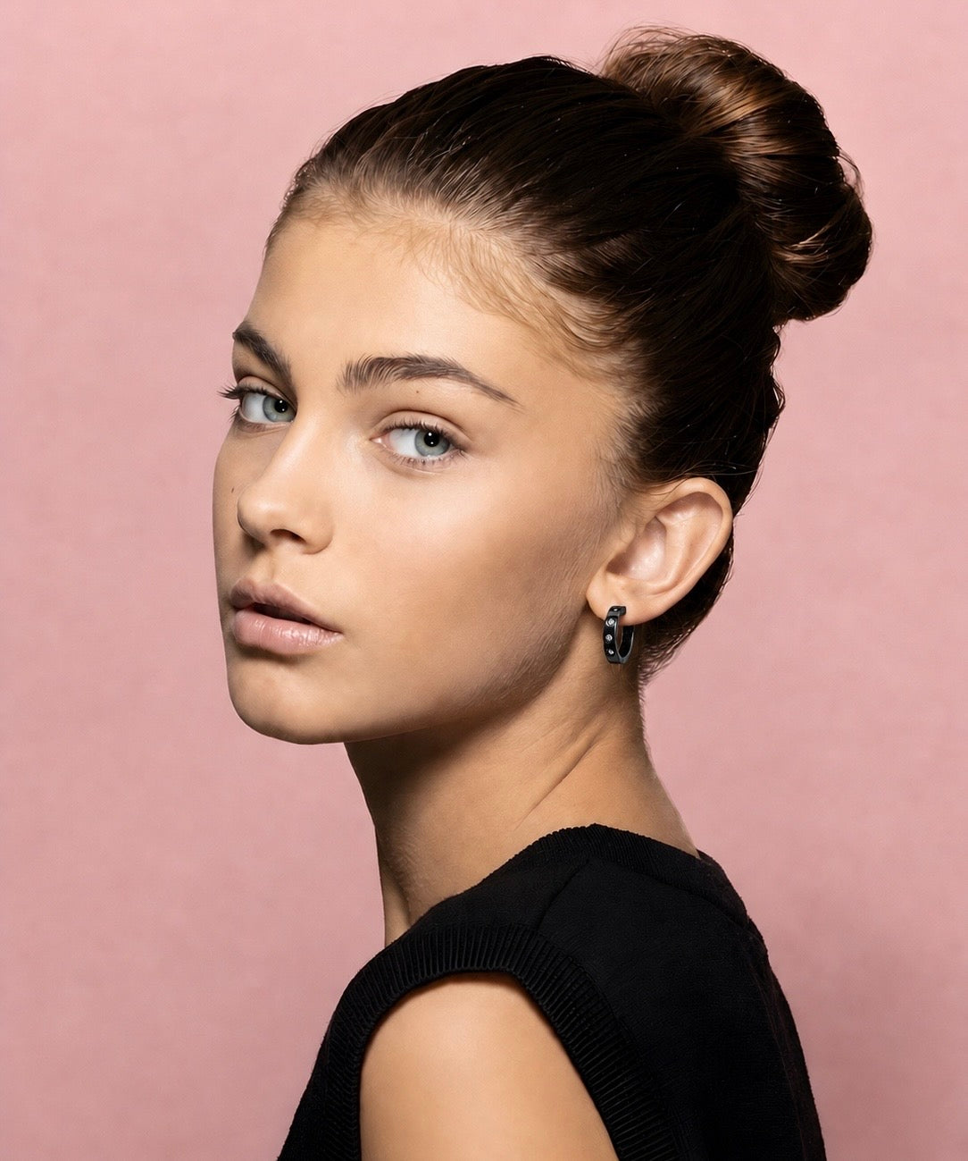 ER408B B.Tiff Black Pavé 16-Stone Hoop Earrings