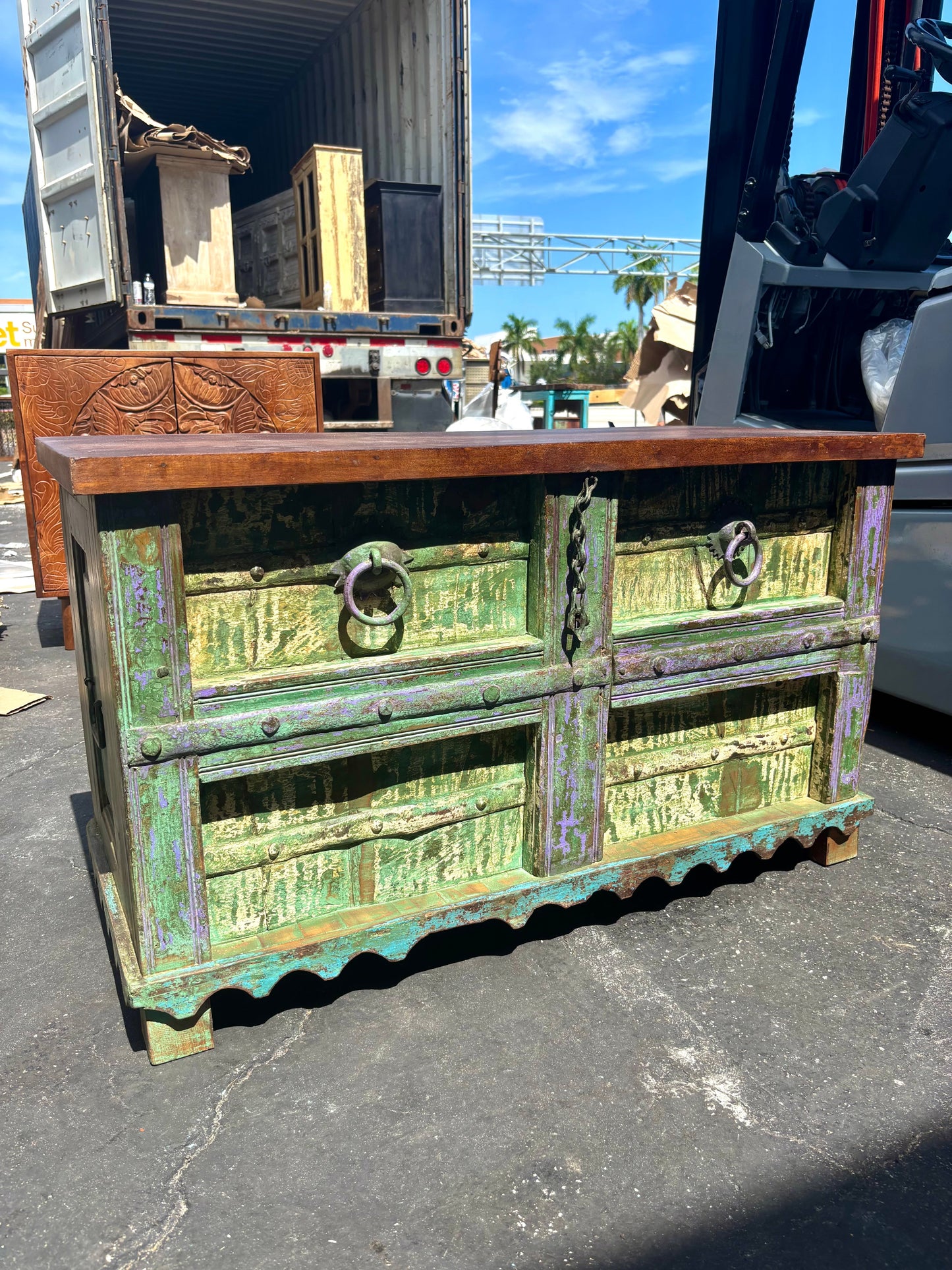 W/D Trunk - 40 x 19 x 24 in