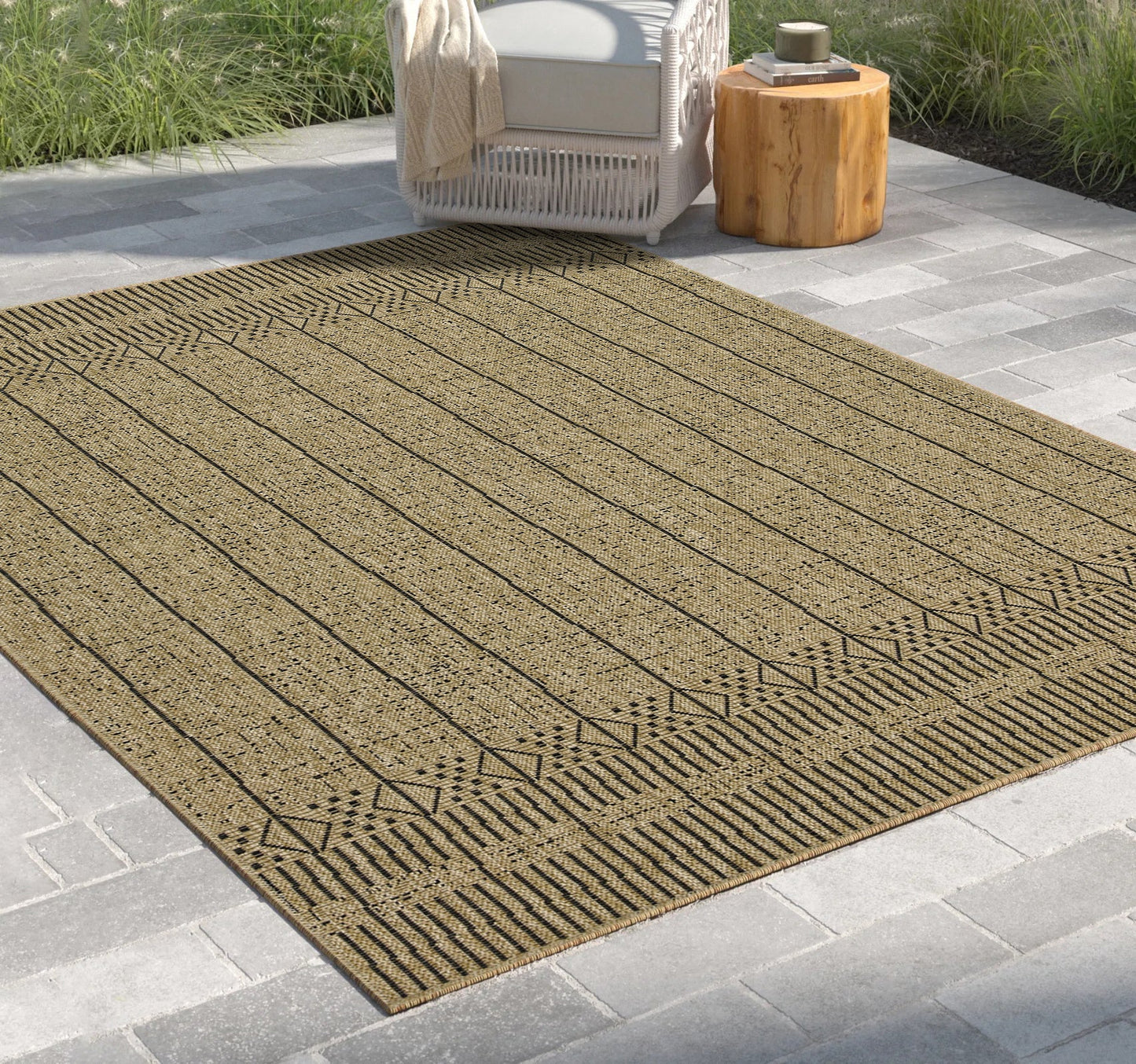 Earth GC_NTL1008 Jute/Black Indoor/Outdoor Area Rug