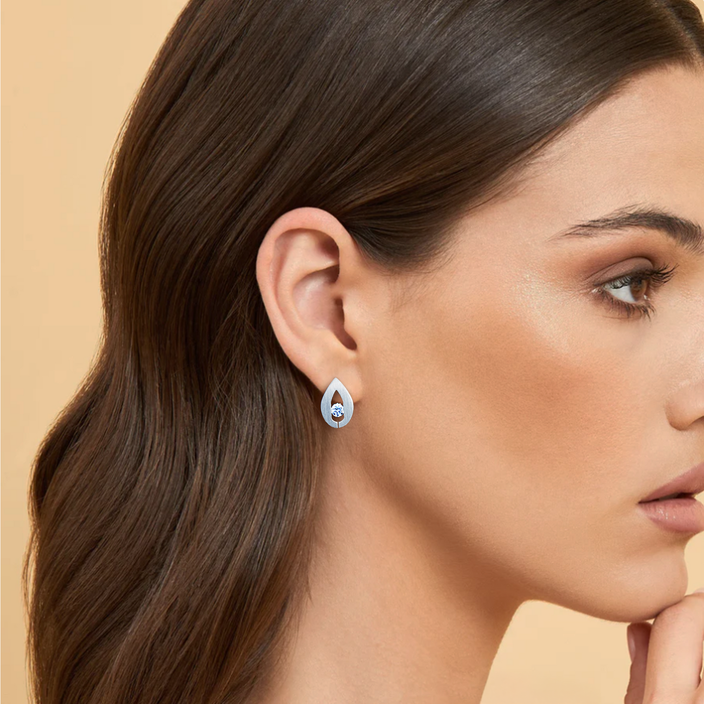 ER106W B.Tiff Drop Earrings