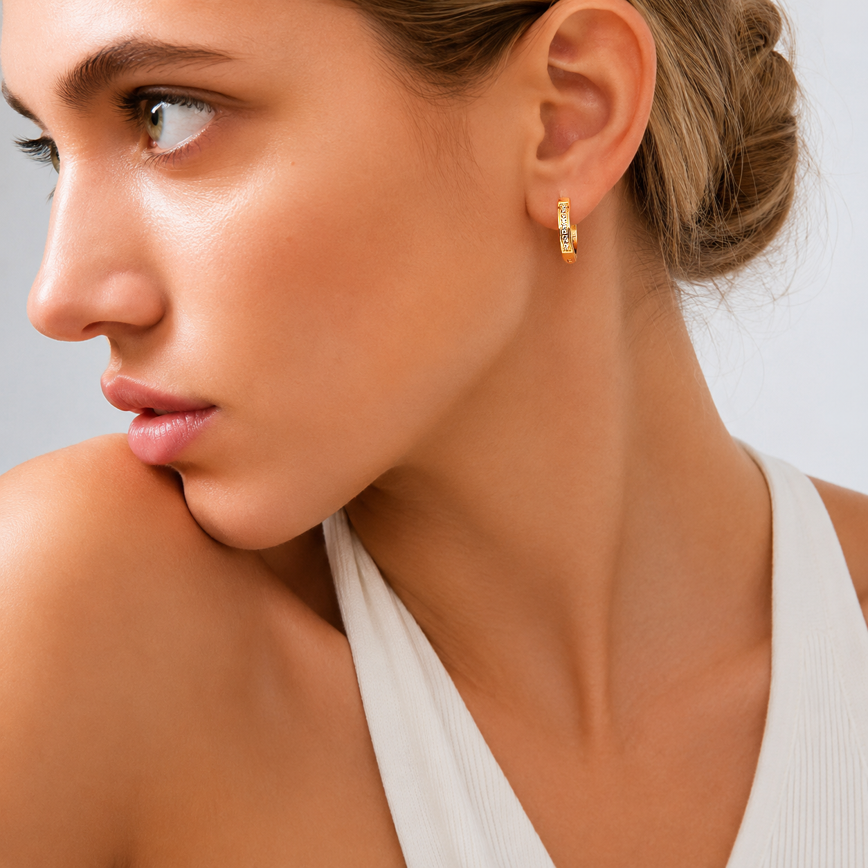 ER305G B.Tiff Gold Pavé 18-Stone Hoop Earrings