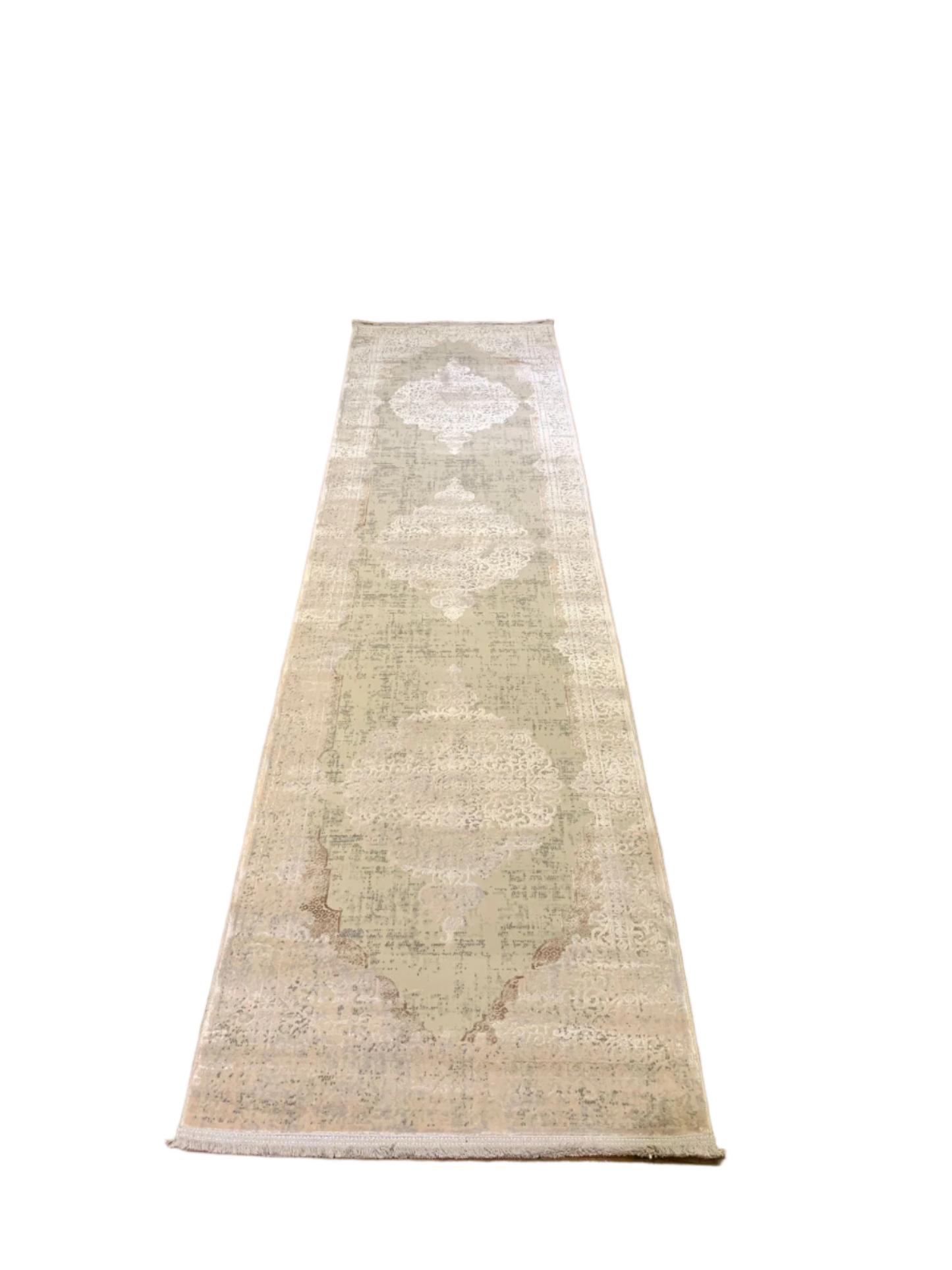 Persian-Inspired. Modern Defined. Turkish Made Rug, size 2' 6"x 9' 8" (O)