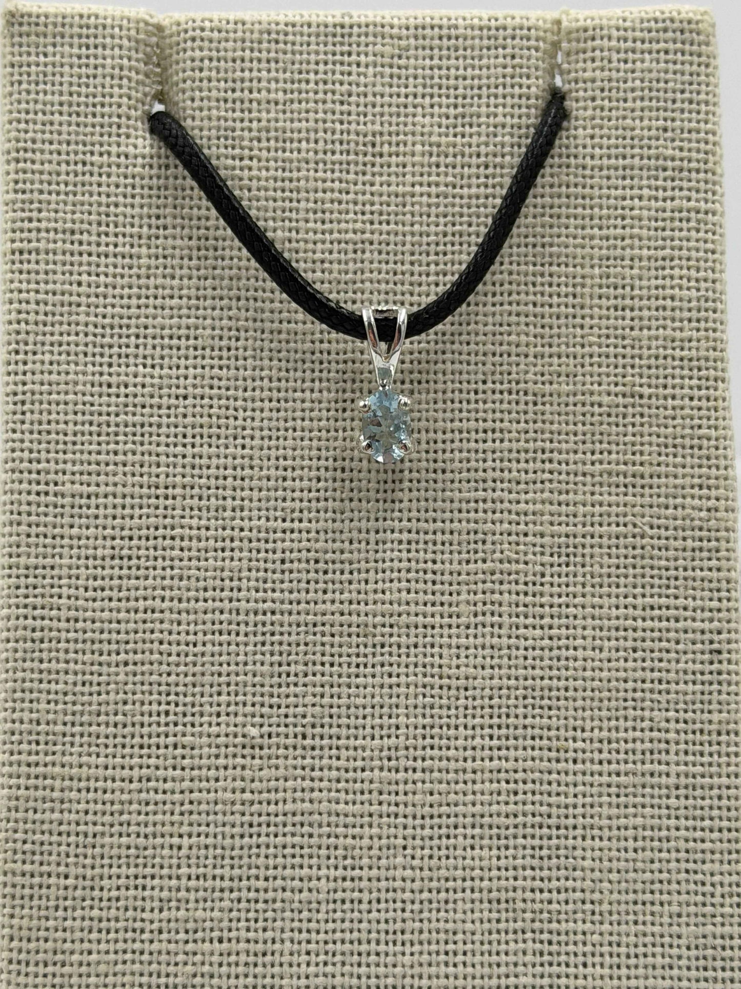 Sterling Silver Oval Aquamarine Pendant