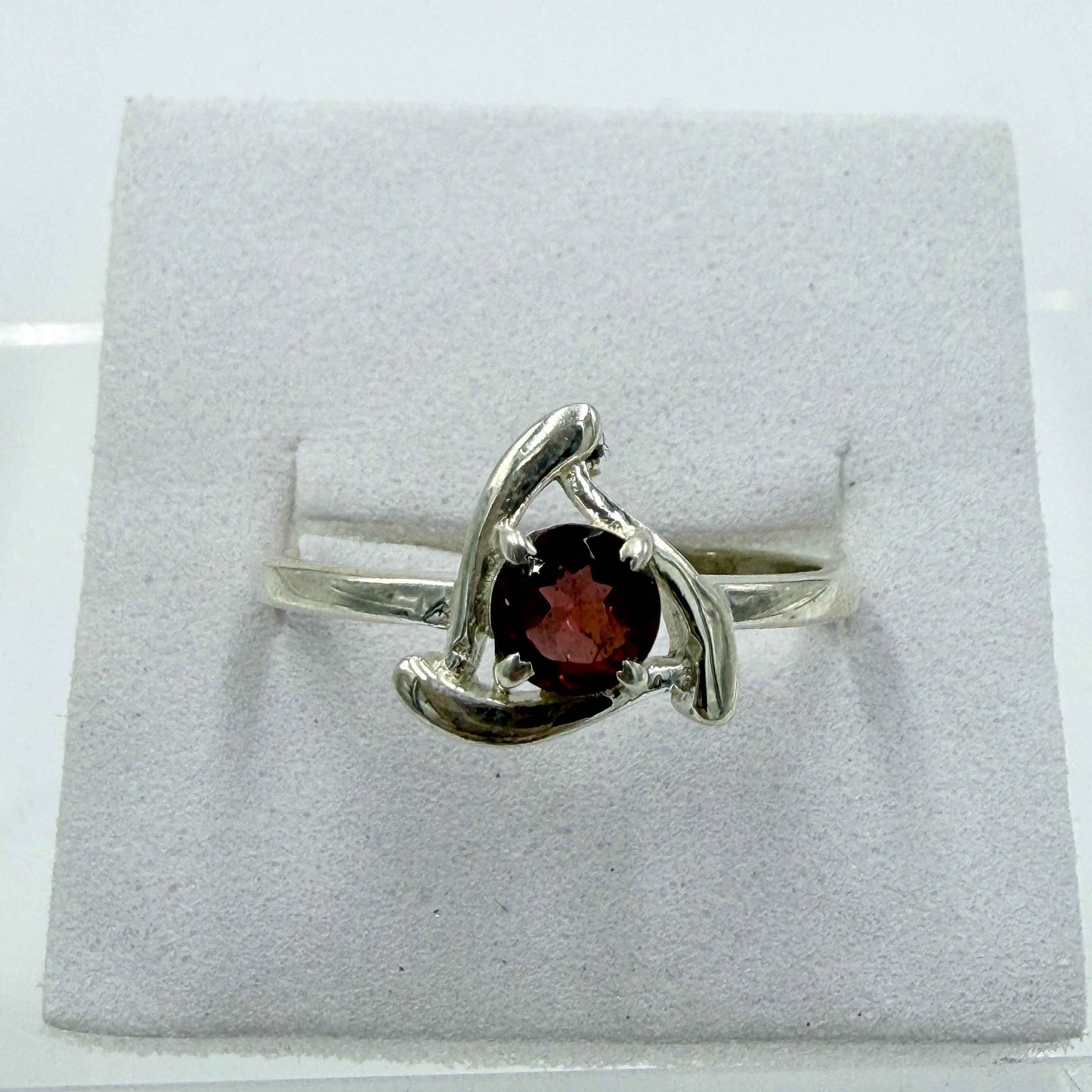 Sterling Silver Trinity Knot Garnet Ring – Size 9 – Passion, Strength & Grounding