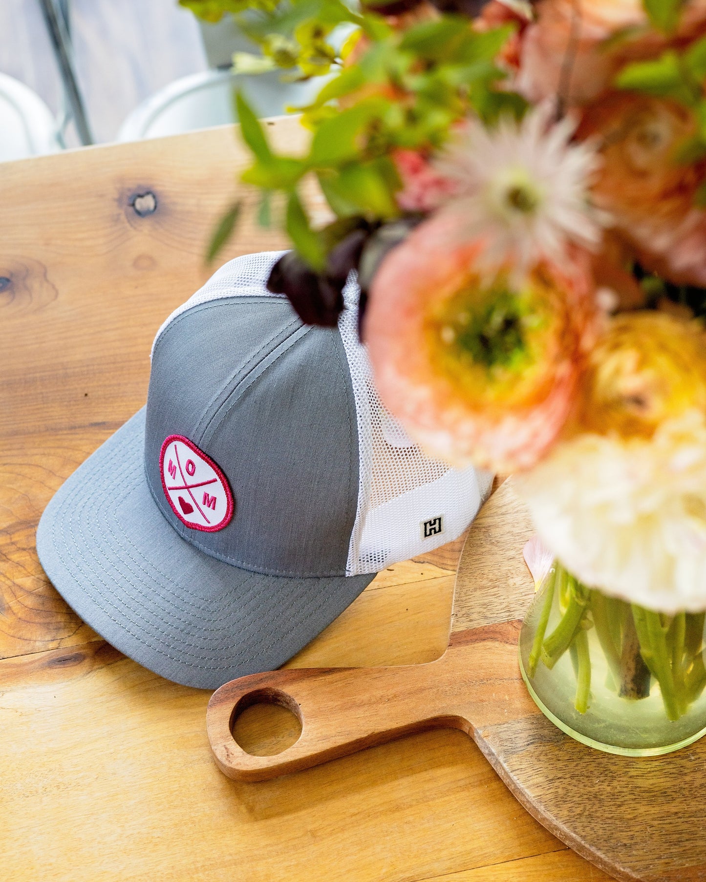 Mom Trucker Hat | Gray-White Snapback