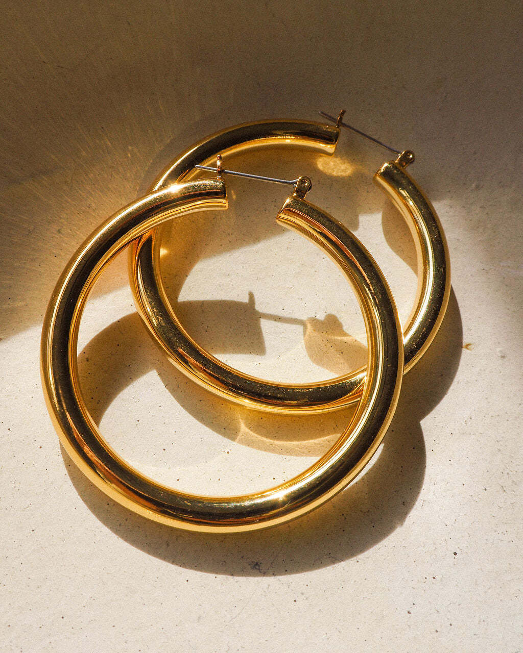 Amalfi Tube Hoops- Gold (Ships Late September)