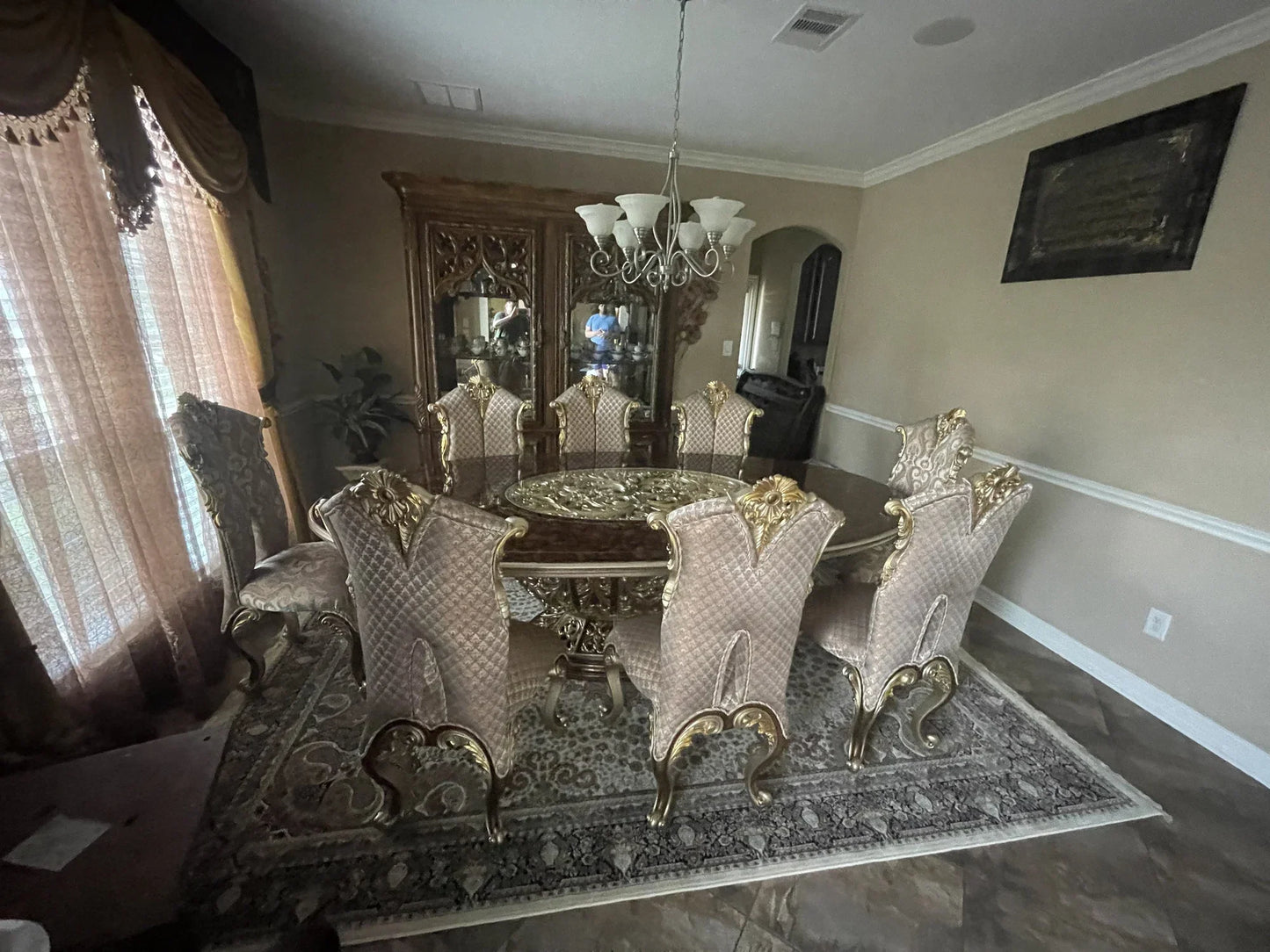 Sultan Dining Table