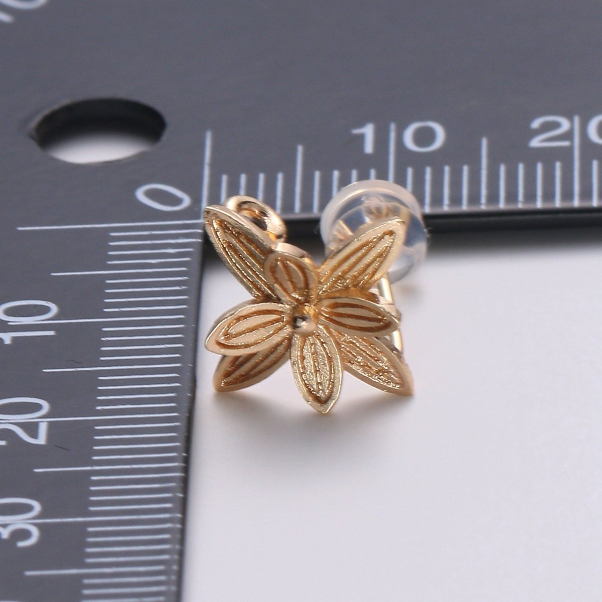 1 Pair Dainty Gold Filled Blooming Flower Studs  L-018
