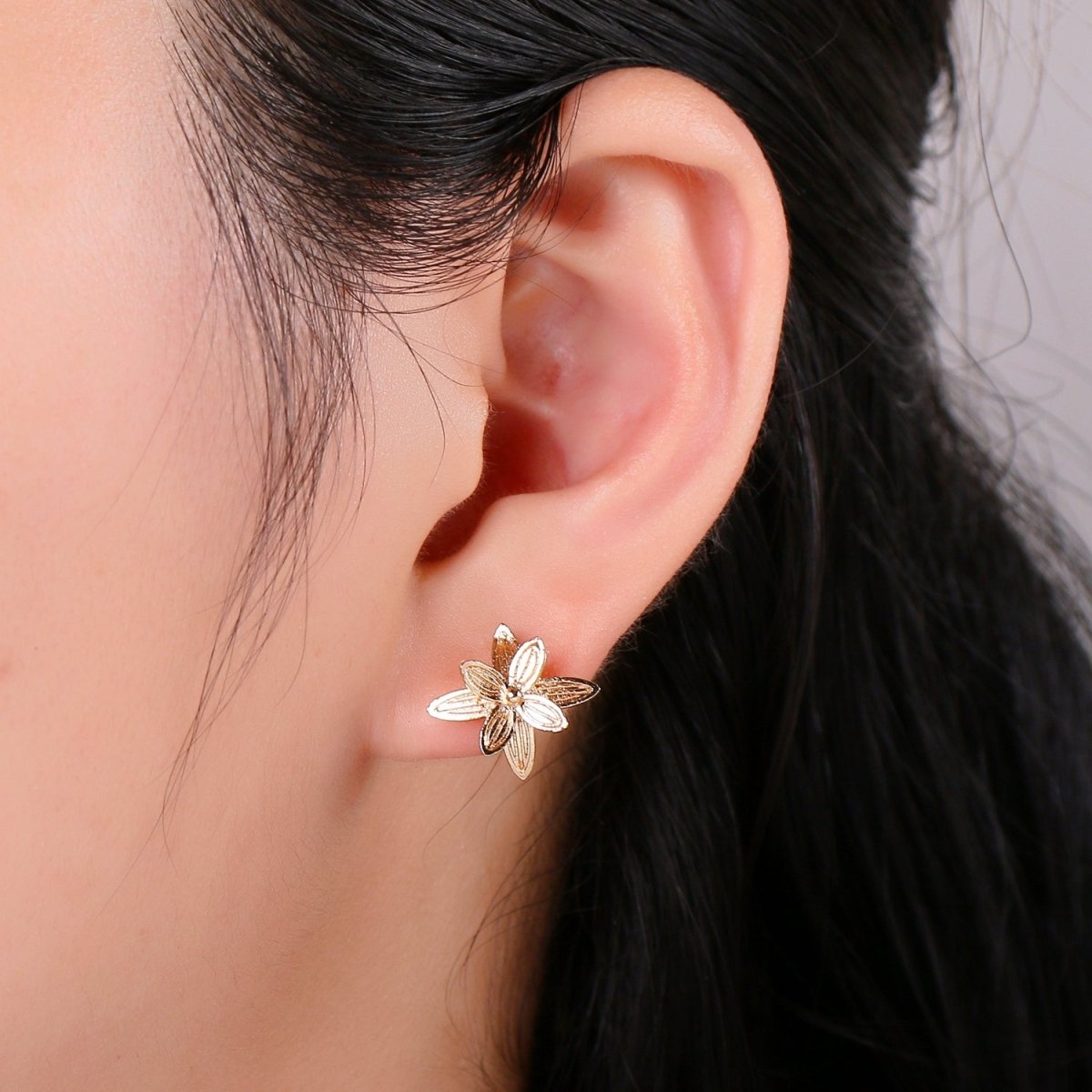 1 Pair Dainty Gold Filled Blooming Flower Studs  L-018