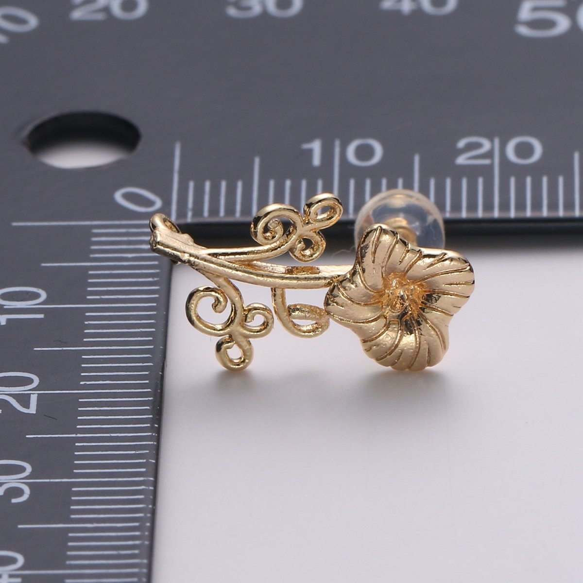 1 Pair Gold Filled Flower Studs  L-017