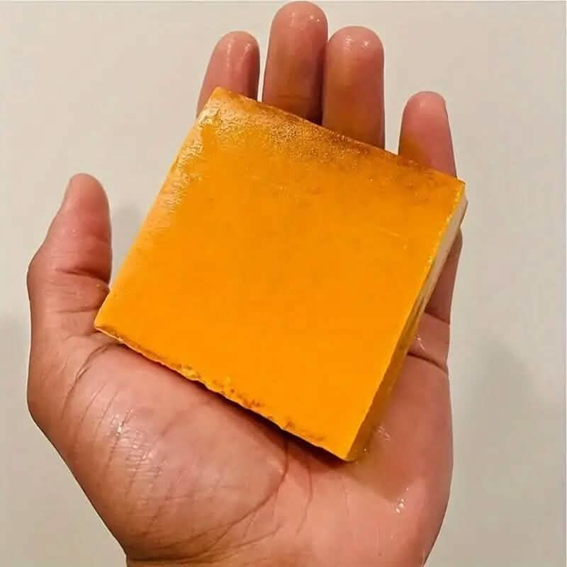 Pain de savon rajeunissant au curcuma et à l'acide kojique de 100 g