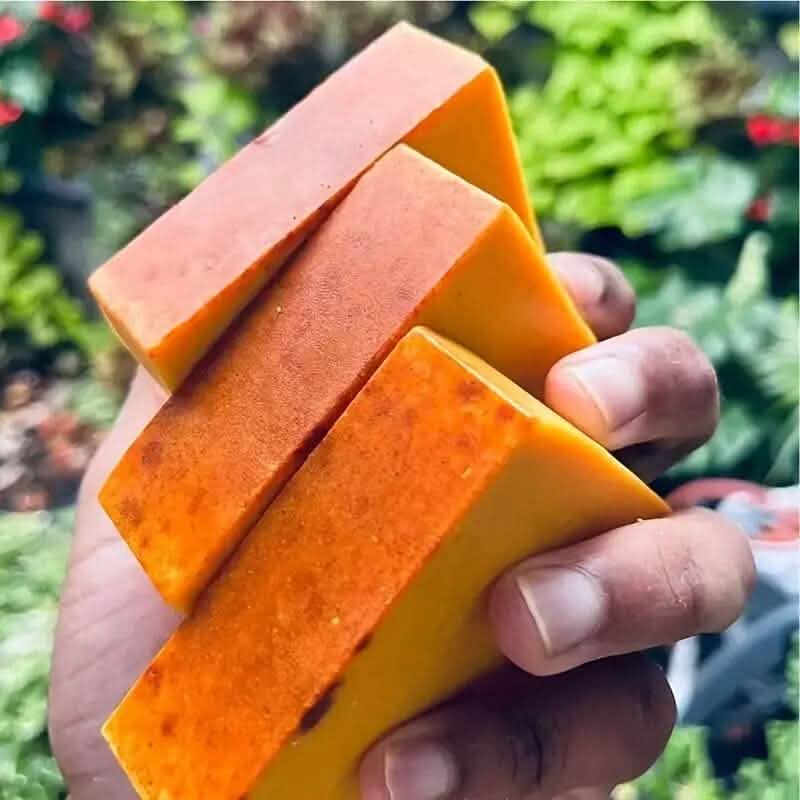 Pain de savon rajeunissant au curcuma et à l'acide kojique de 100 g