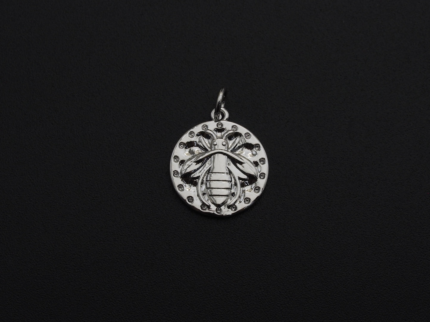 Medallion Insects on Round Coin Pendant, Round Coin Pendant, Gold/Silver Tone, 15X17mm, Sku#Z725