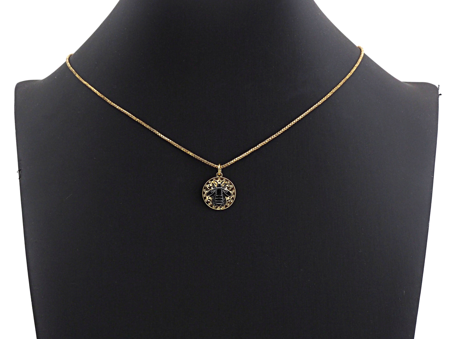 Medallion Insects on Round Coin Pendant, Round Coin Pendant, Gold/Silver Tone, 15X17mm, Sku#Z725