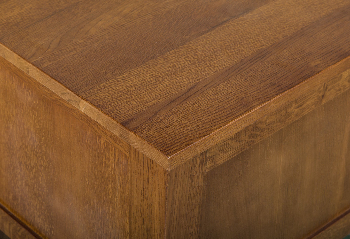Mission Solid Oak Trunk - Michael's Cherry (MC-A)
