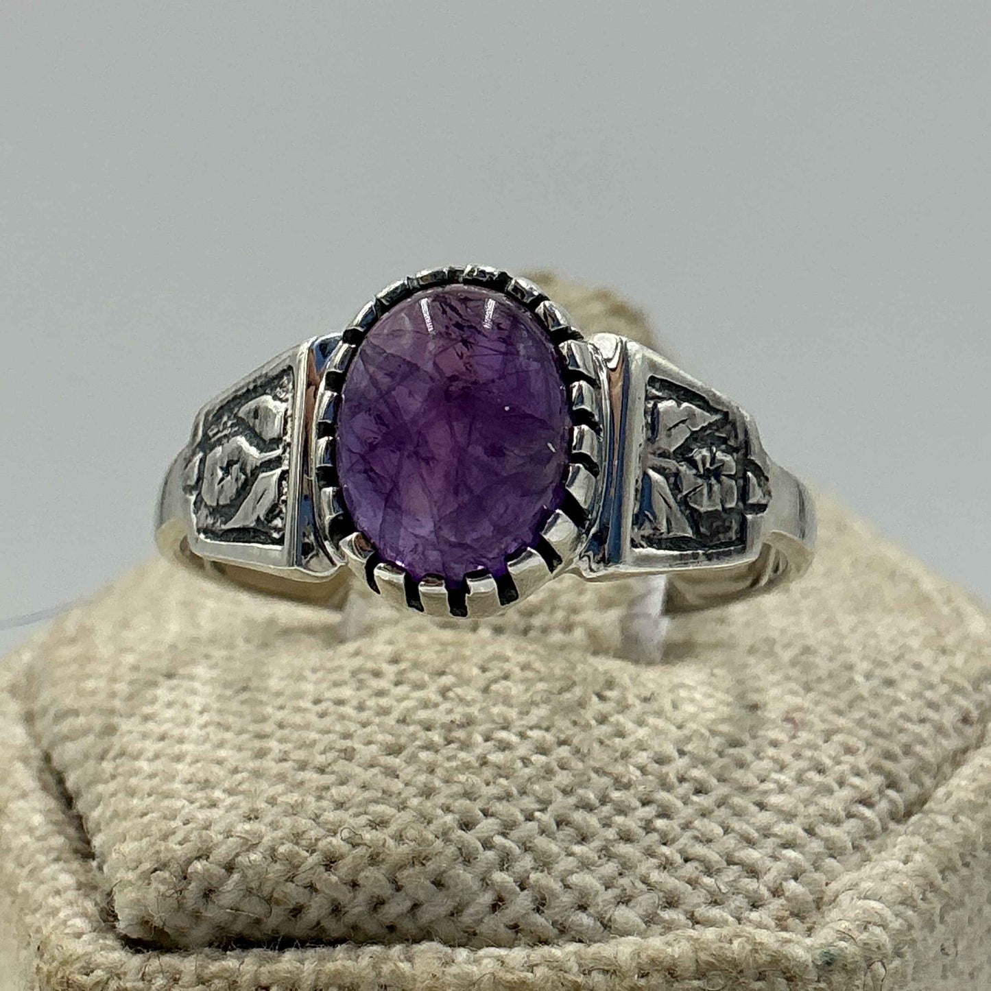 Sterling Silver Split Banded Oval Amethyst Ring – Size 10 – Calm, Intuition & Spiritual Protection