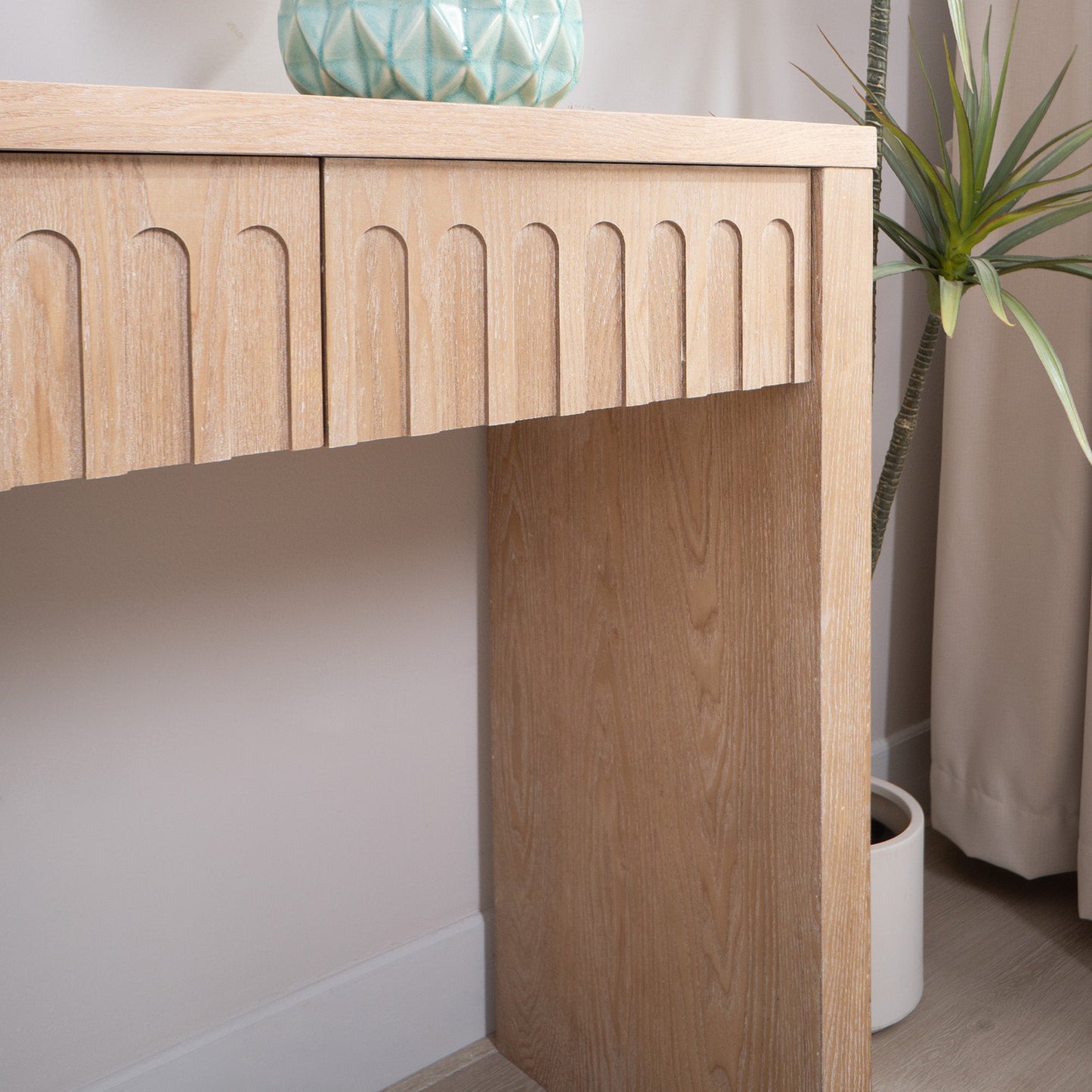 Modern Console Table with 4 Drawers – 59.2" Entryway Table