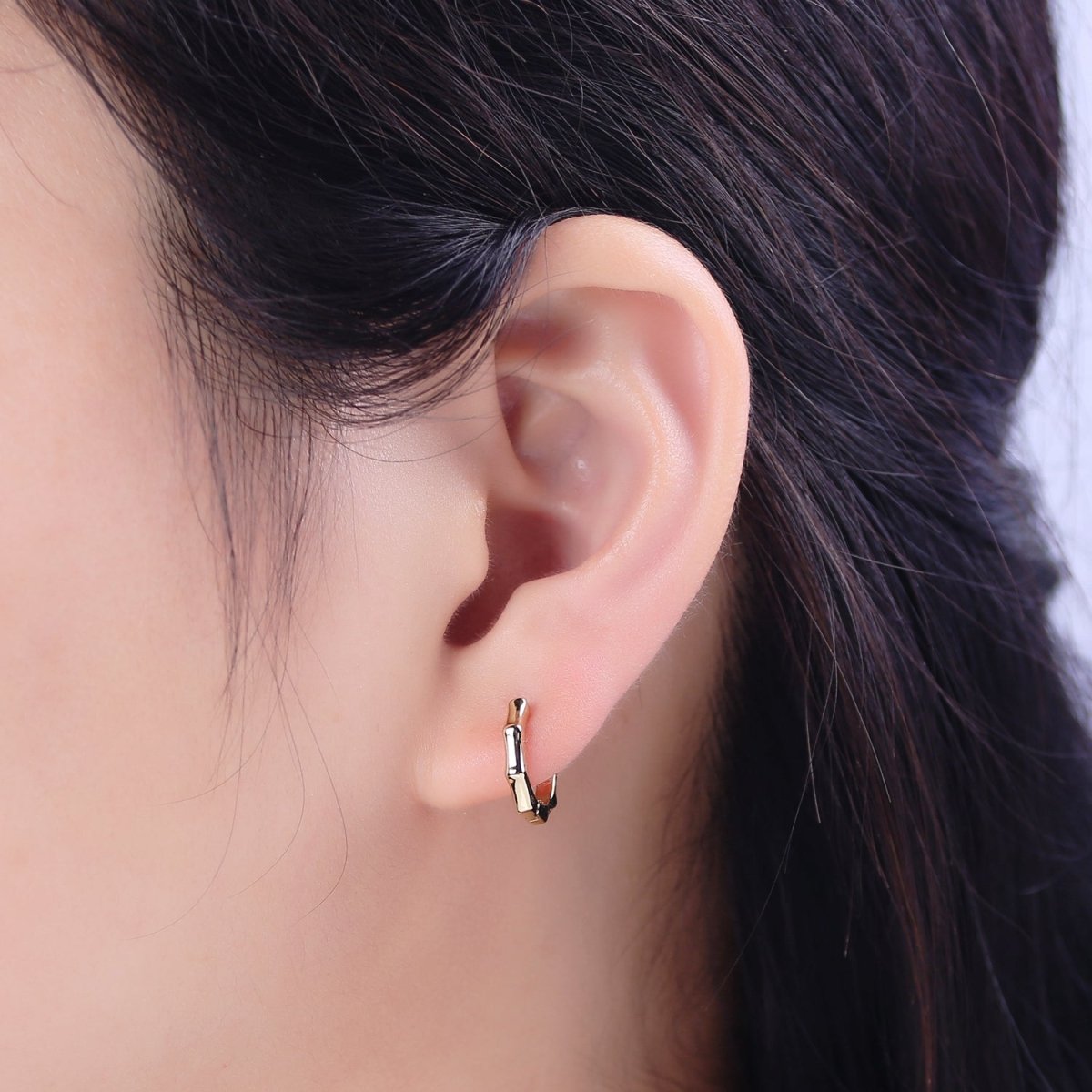 14k Gold Filled Round Hoop Earring, Dainty Hoop Huggie Earring, Small Hoop Earring, Round Huggie, Circle Huggie, Minimal Everyday Earring T-288