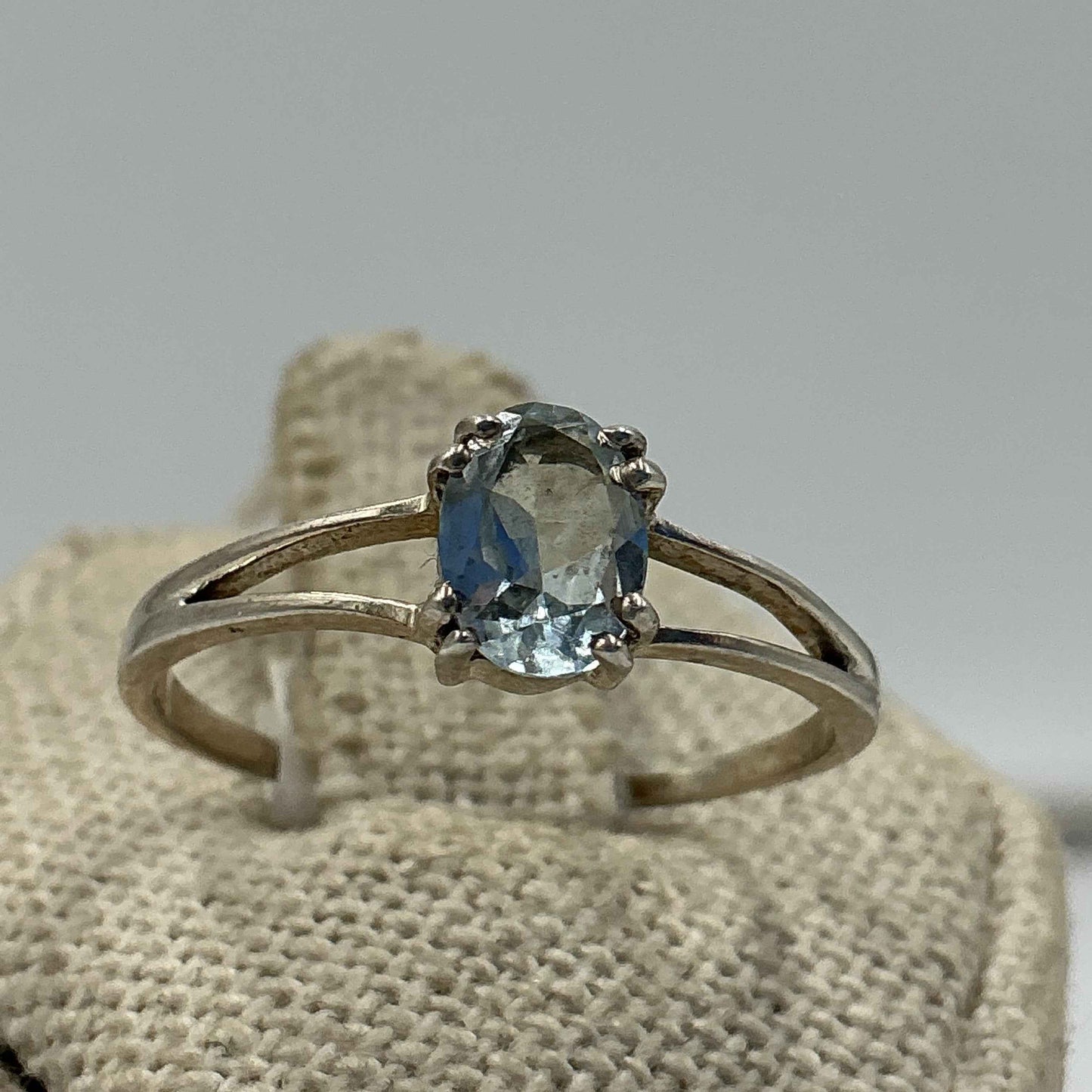 Sterling Silver Split Banded Oval Aquamarine Ring- Size 9 - Peace, Courage & Clear Communication