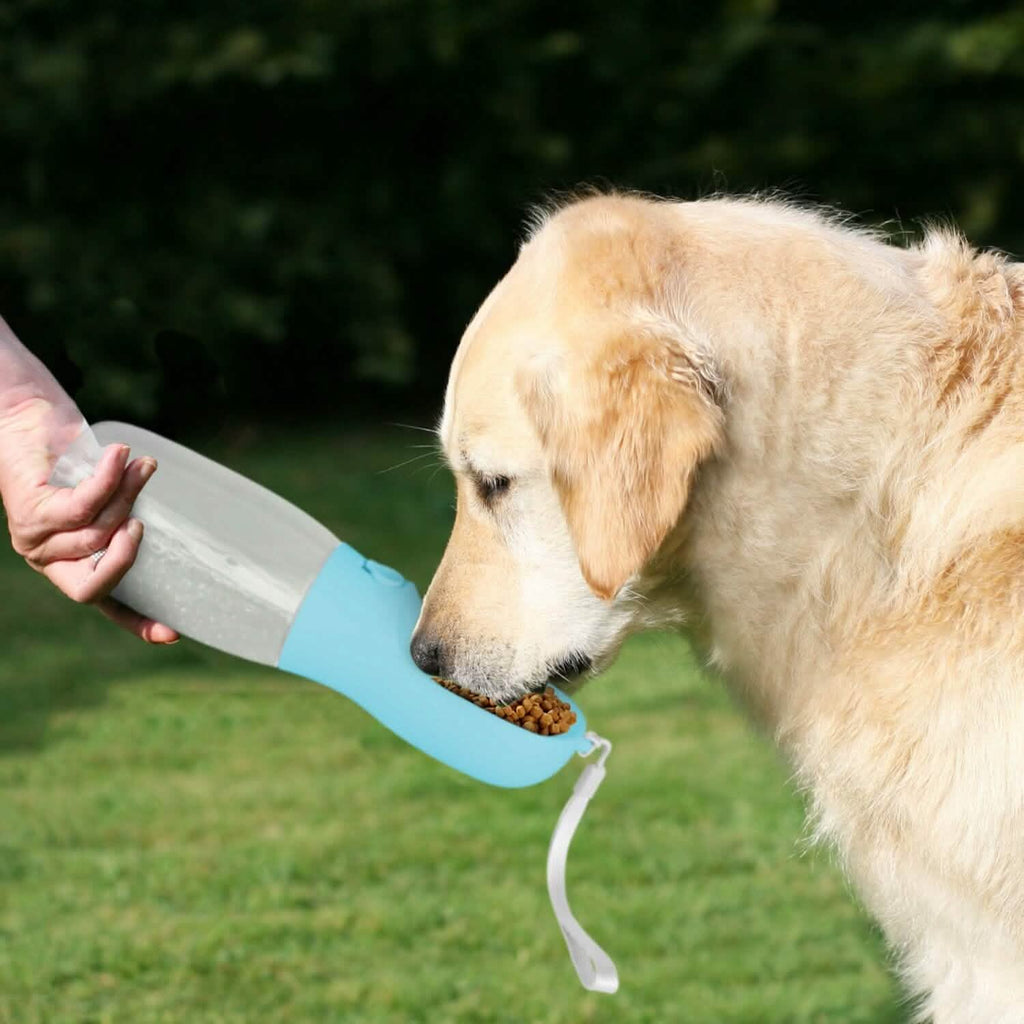 18.6オンス 携帯用犬用ウォーターディスペンサー 着脱式フードコンテナ付き