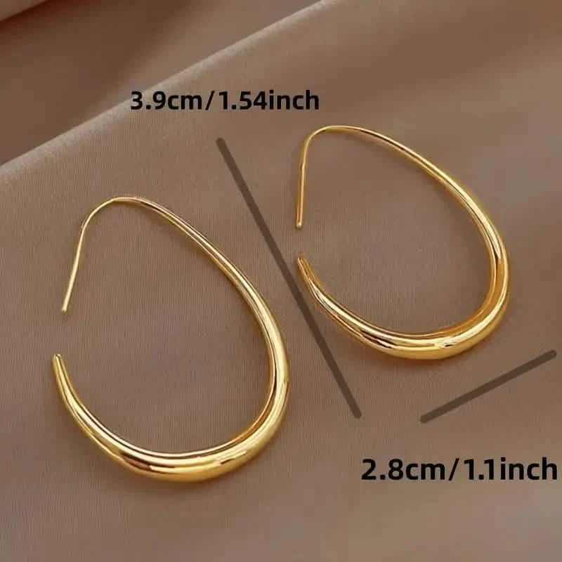 Boucles d'oreilles créoles goutte d'eau minimalistes brillantes plaquées or 18 carats en cuivre