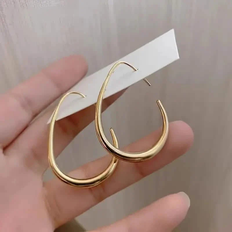 Boucles d'oreilles créoles goutte d'eau minimalistes brillantes plaquées or 18 carats en cuivre