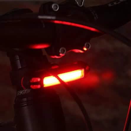 Feu arrière de vélo 2-en-1 500LM rechargeable par USB, LED ultra-léger pour avertissement nocturne