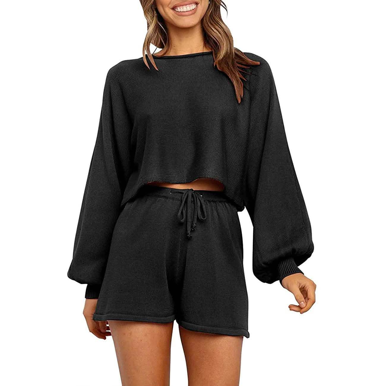 Ensemble 2 pièces : Tenue en maille, haut court à manches bouffantes, short et survêtement en tricot