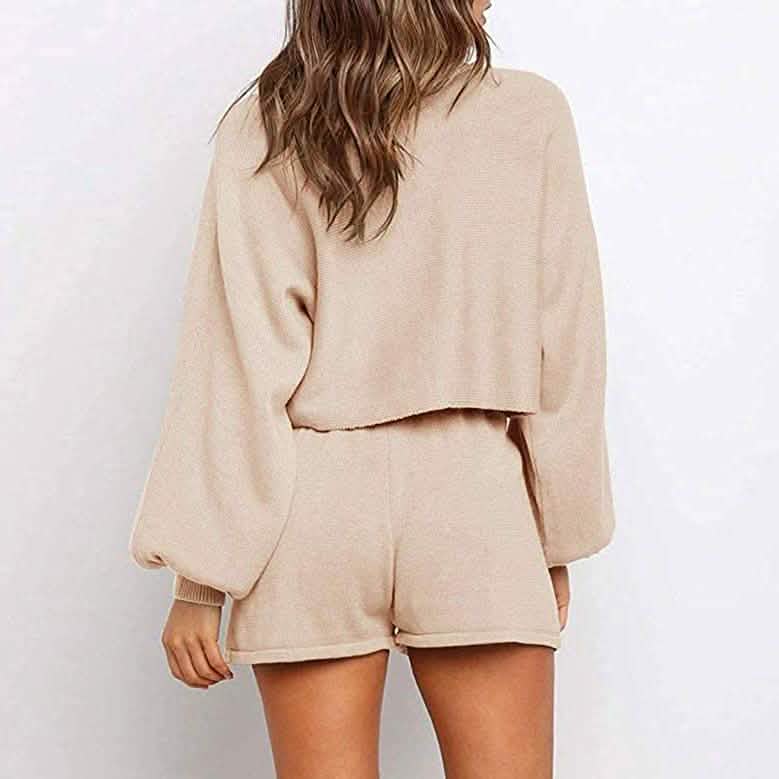 Ensemble 2 pièces : Tenue en maille, haut court à manches bouffantes, short et survêtement en tricot