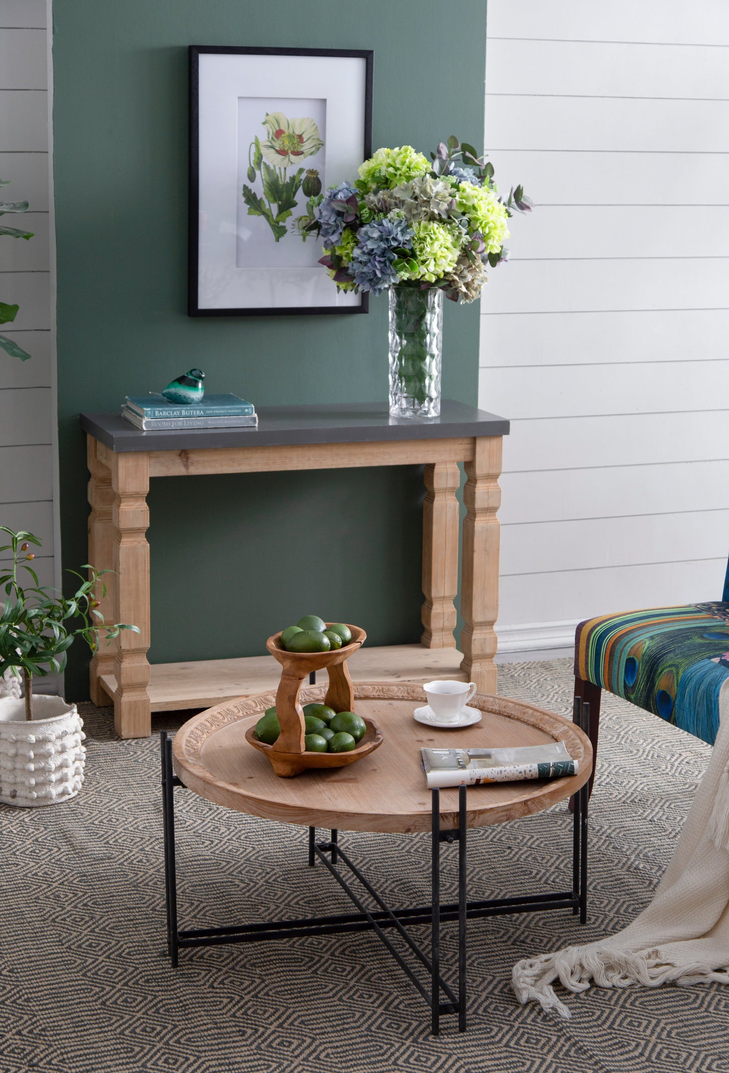 Farmhouse Round Wooden Coffee Table with Metal Legs