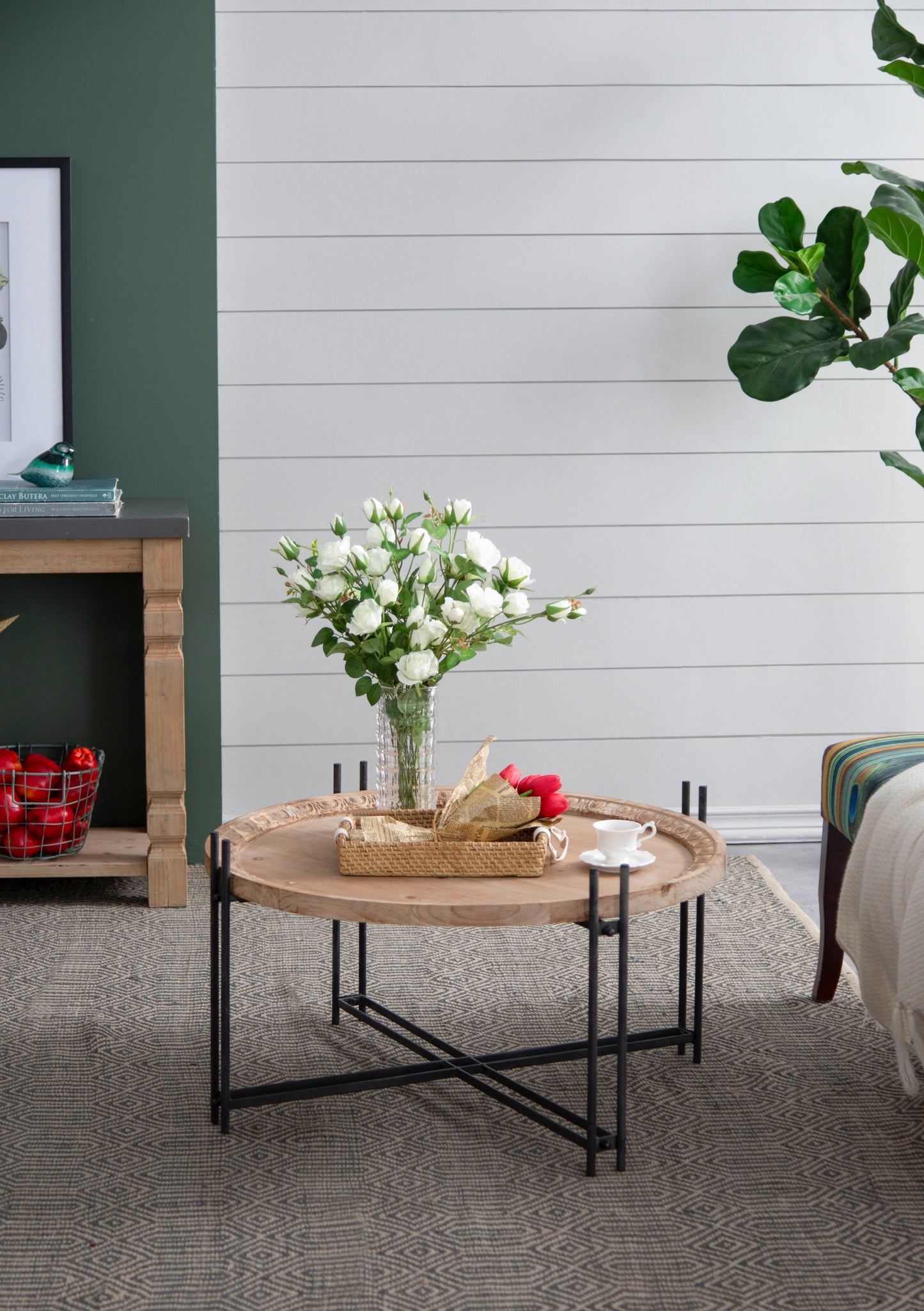 Farmhouse Round Wooden Coffee Table with Metal Legs
