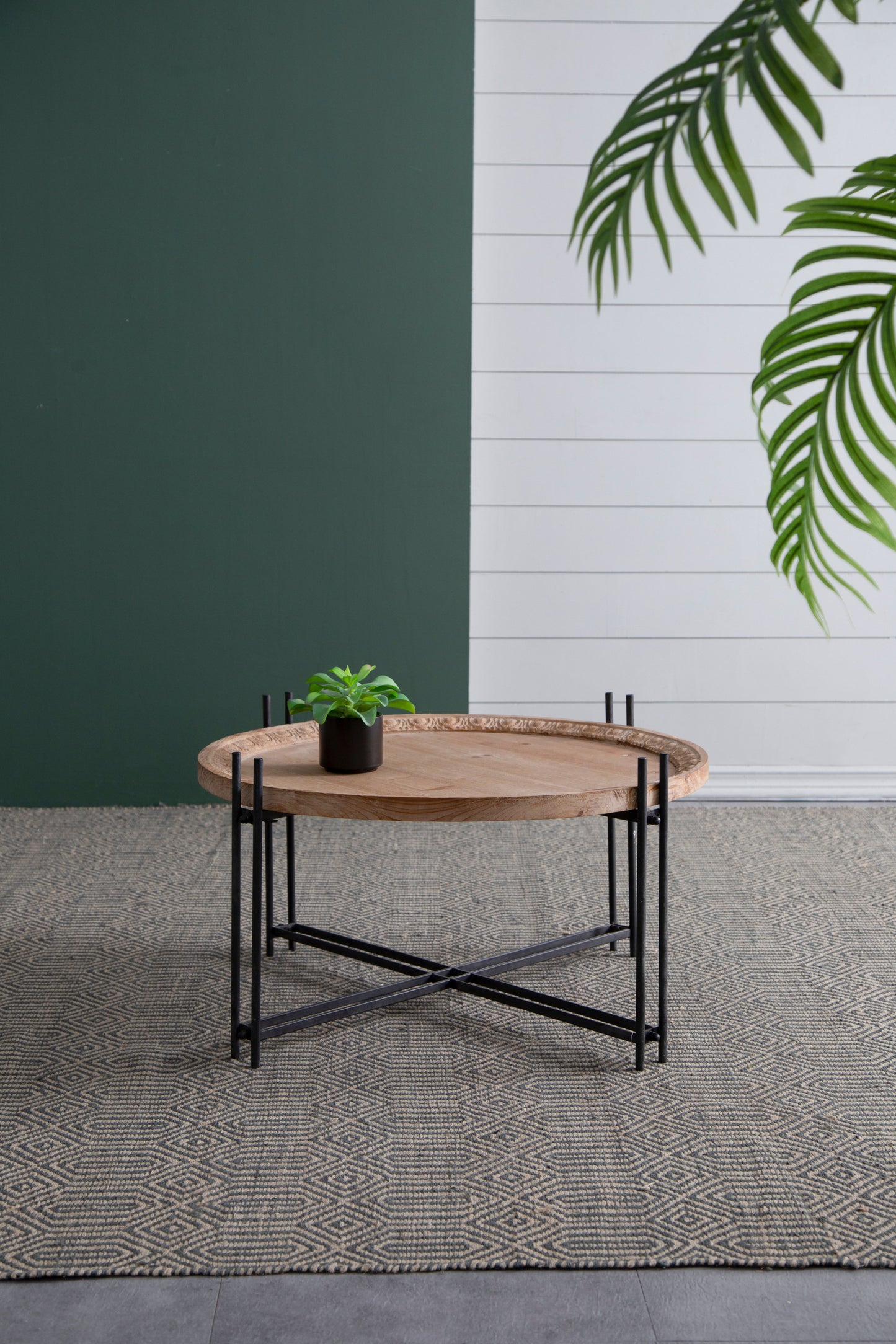 Farmhouse Round Wooden Coffee Table with Metal Legs