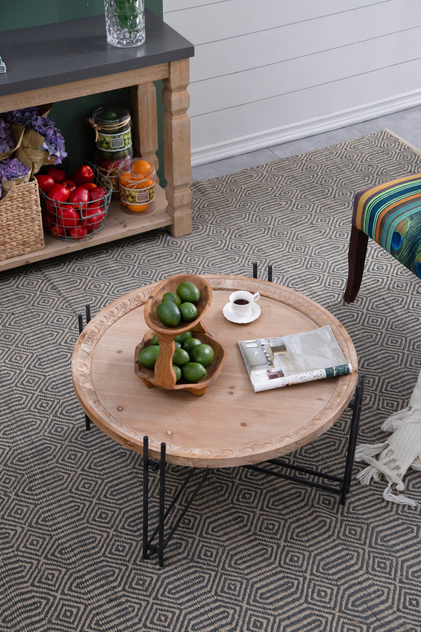 Farmhouse Round Wooden Coffee Table with Metal Legs