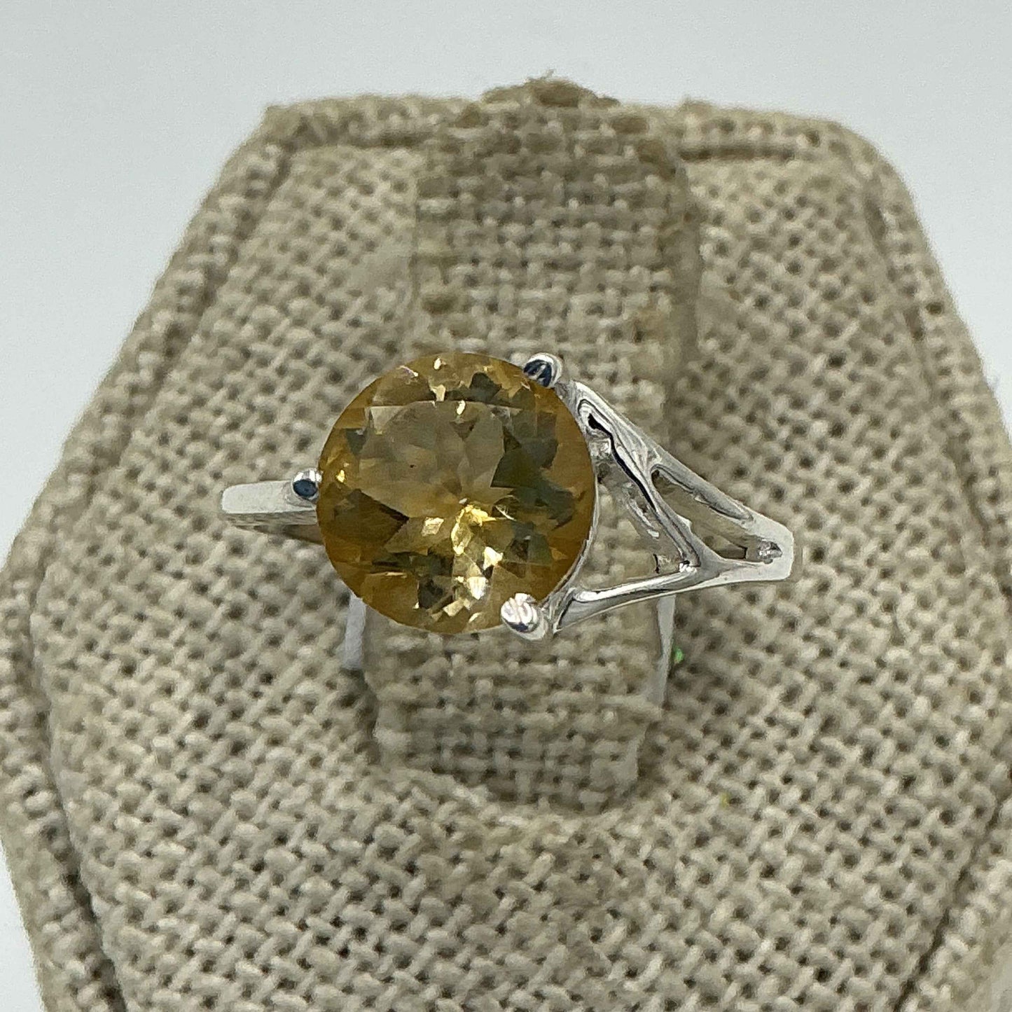 Sterling Silver Round Citrine Split Band Ring – Size 6 – Abundance, Confidence & Vitality