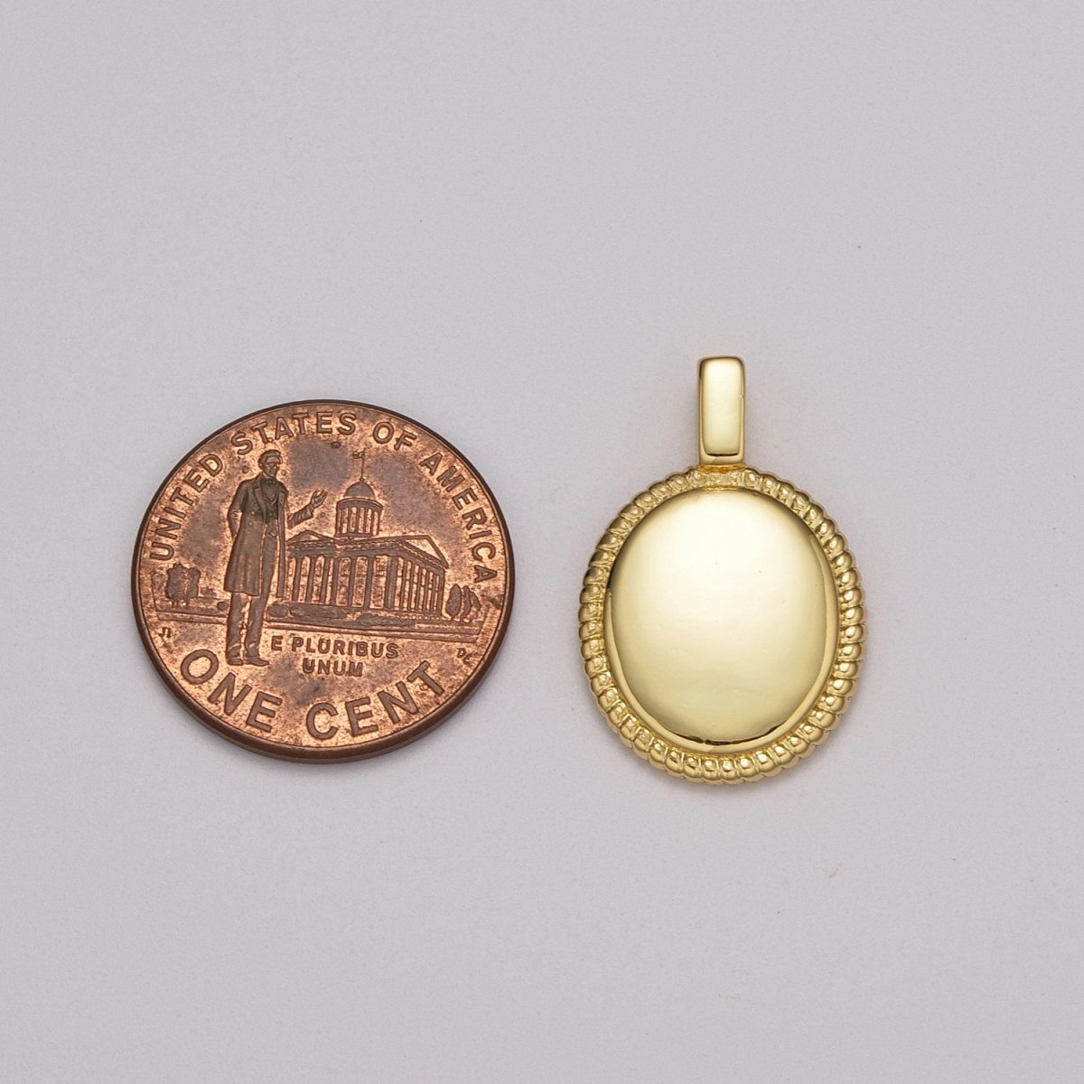 24k Gold Filled Classic Oval Pendant Charm for Necklace Minimalist Jewelry / N-1434