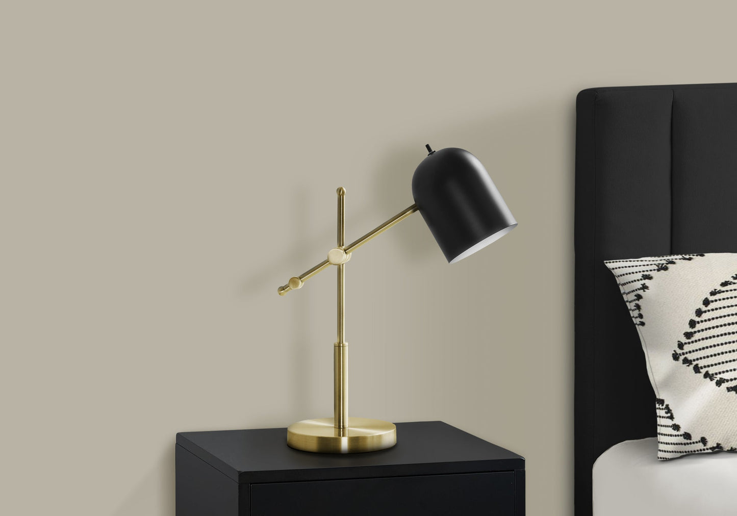 Stylish 18" Table Lamp