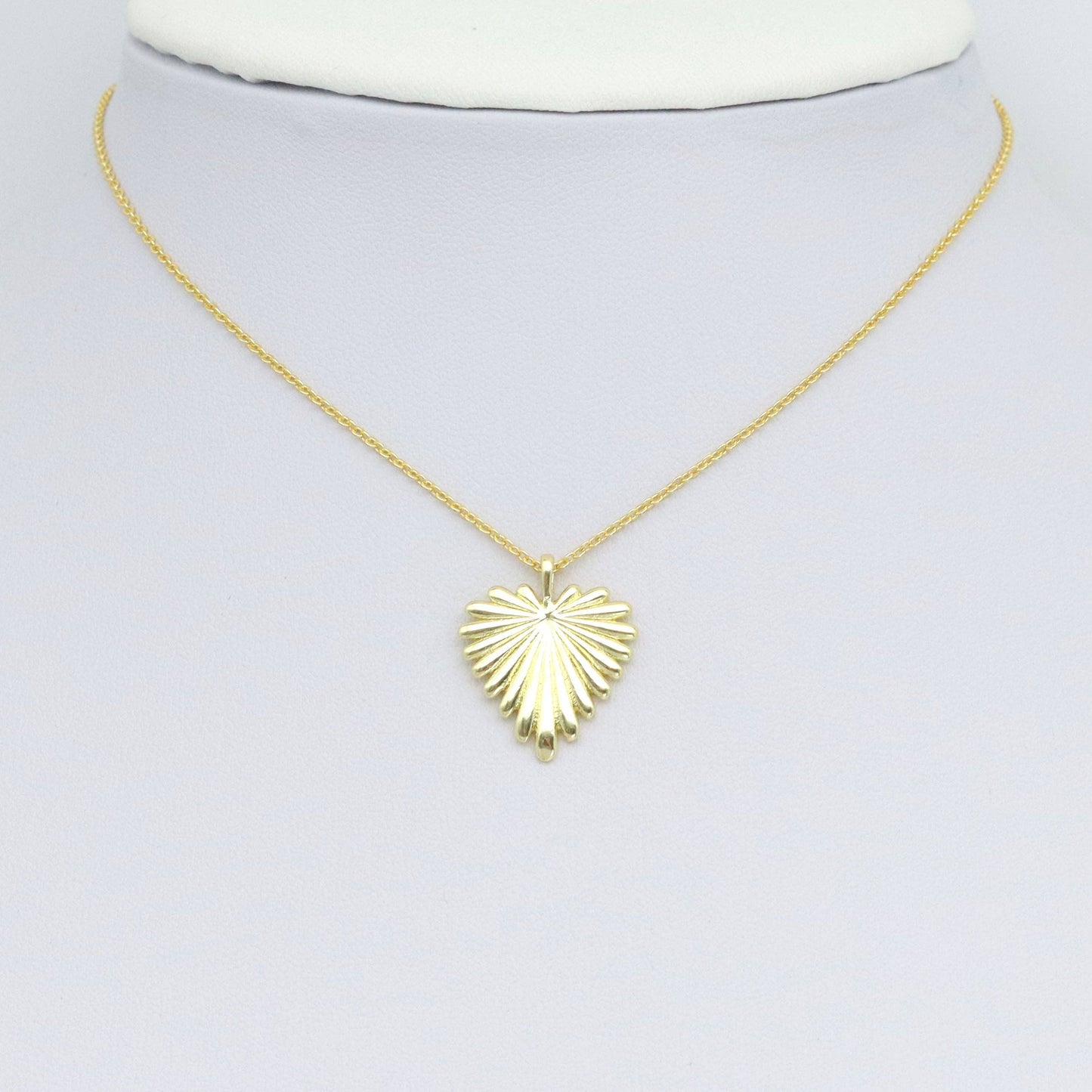 Radial Gold Heart Leaf Shape Charm Pendant, Sku#lx756
