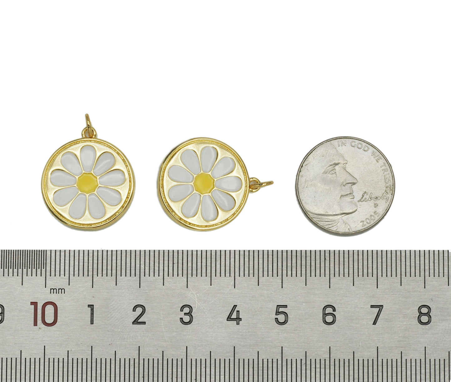 White Enamel Daisy Flower On Round Coin Pendant, Sku#L648
