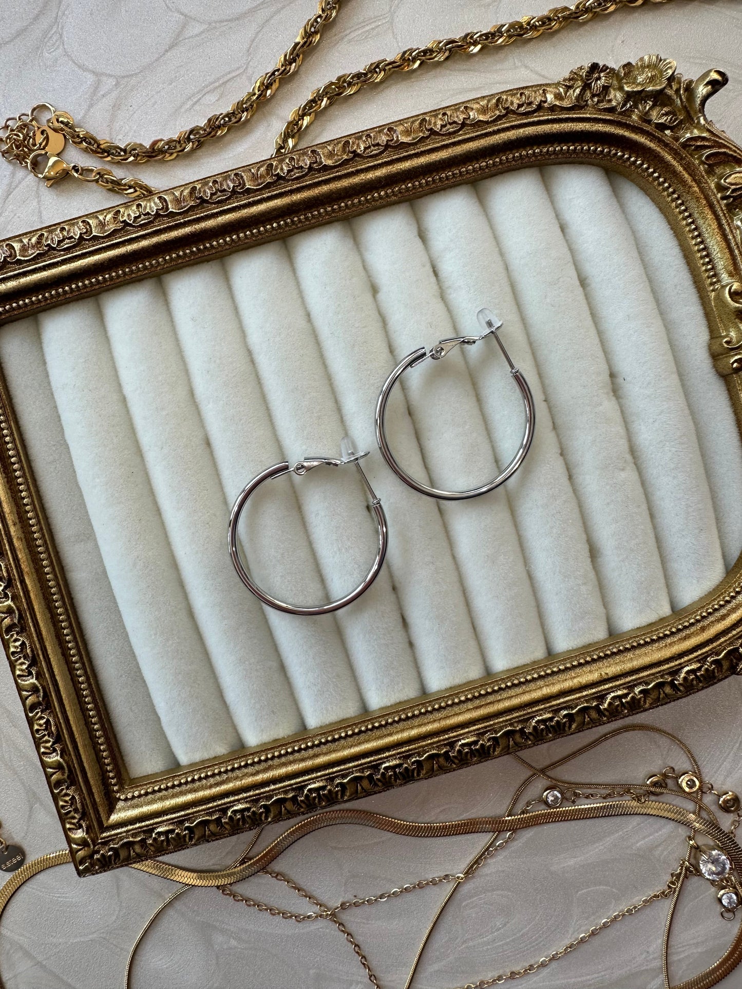 ✨The Blaire Medium Hoops- Silver✨
