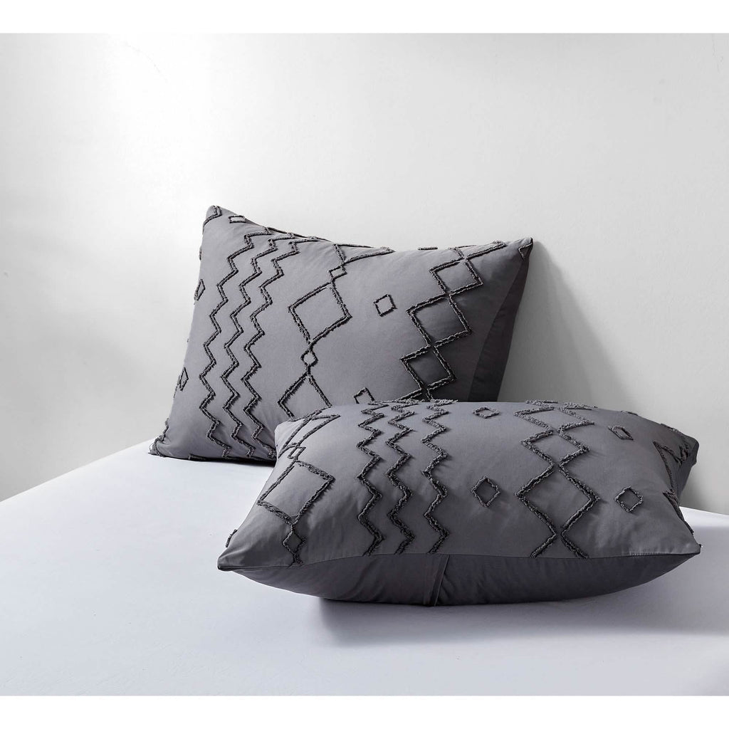 3-Piece Set: Bibb Home Tufted Clipped Duvet Cover