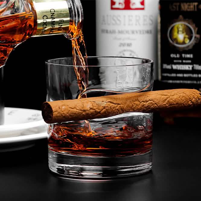 3-Piece Set: Cigar-Holding Whiskey Glasses with Cigar Cutter