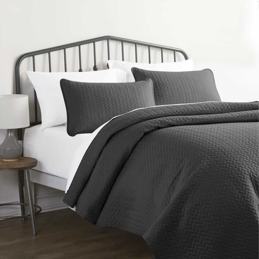 3-Piece Set: Herring Quilted Coverlet