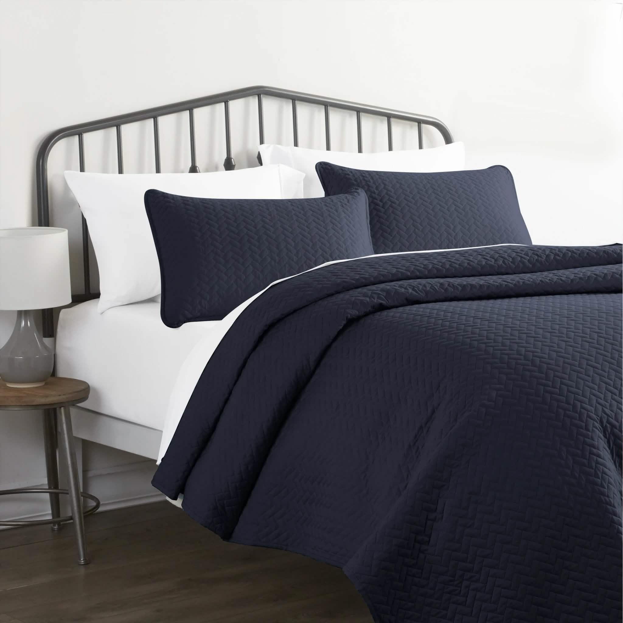 3-Piece Set: Herring Quilted Coverlet
