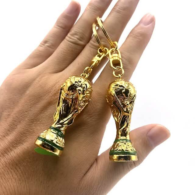 Lot de 3 : Porte-clés Petit pendentif Mascotte Emblème Coupe du Monde 2022 Qatar