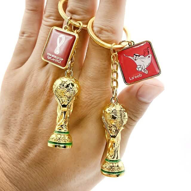 Lot de 3 : Porte-clés Petit pendentif Mascotte Emblème Coupe du Monde 2022 Qatar